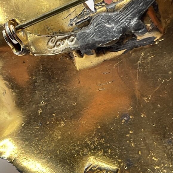 Coro Vintage Gold Tone Leaf Rhinestone Brooch and Screw Back Earring Set AL5.1 - Picture 10 of 16